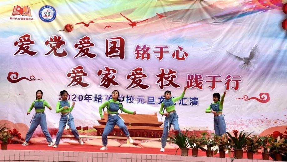 江苏省政协委员、省住建厅厅长王学锋：打造宜居韧性智慧城市，大力提升城市品质